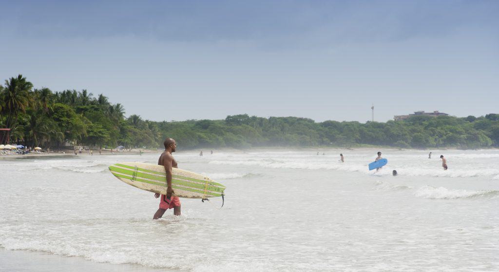 leren surfen in Tamarindo in Costa Rica