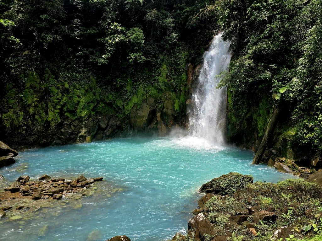 Waterval van Rio Celeste in Costa Rica